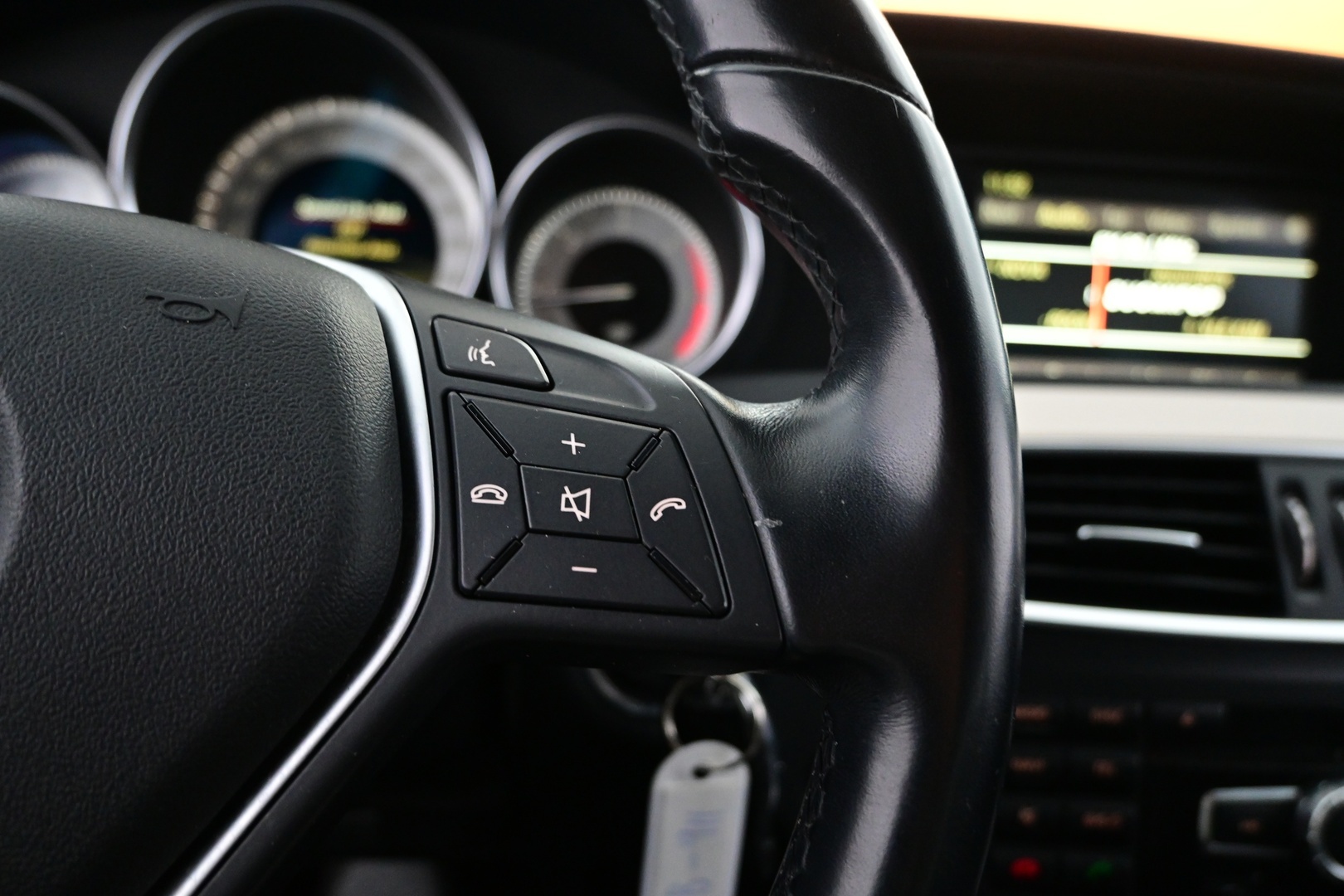 MERCEDES-BENZ C 2011