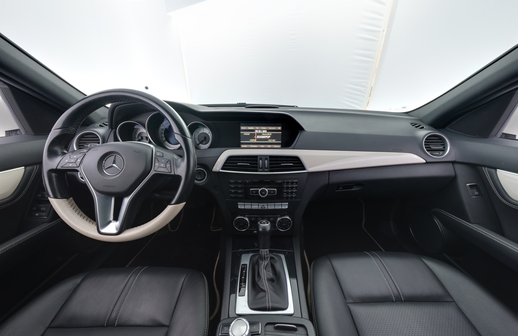 MERCEDES-BENZ C 2011