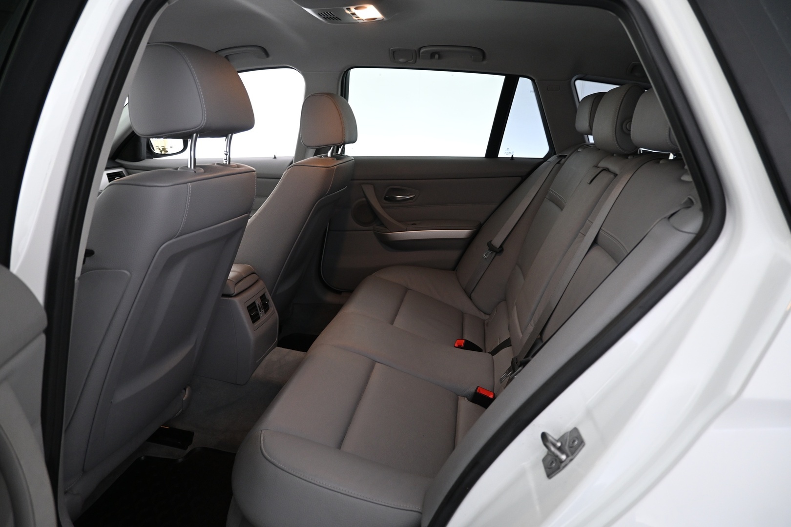 BMW 330 2011