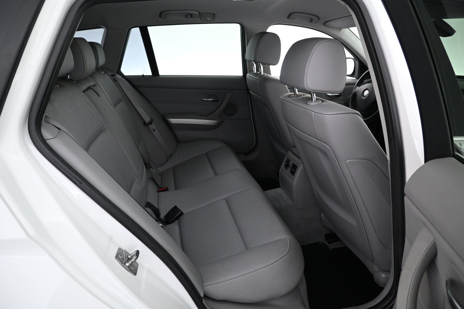 BMW 330 2011