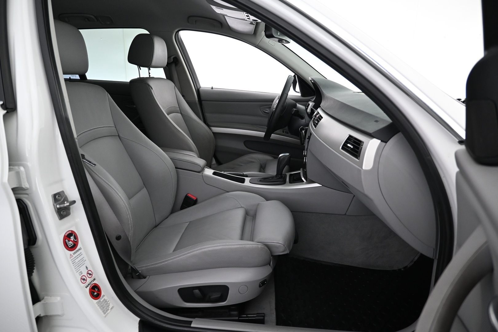 BMW 330 2011