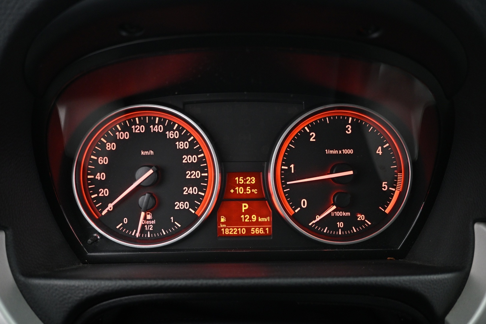 BMW 330 2011