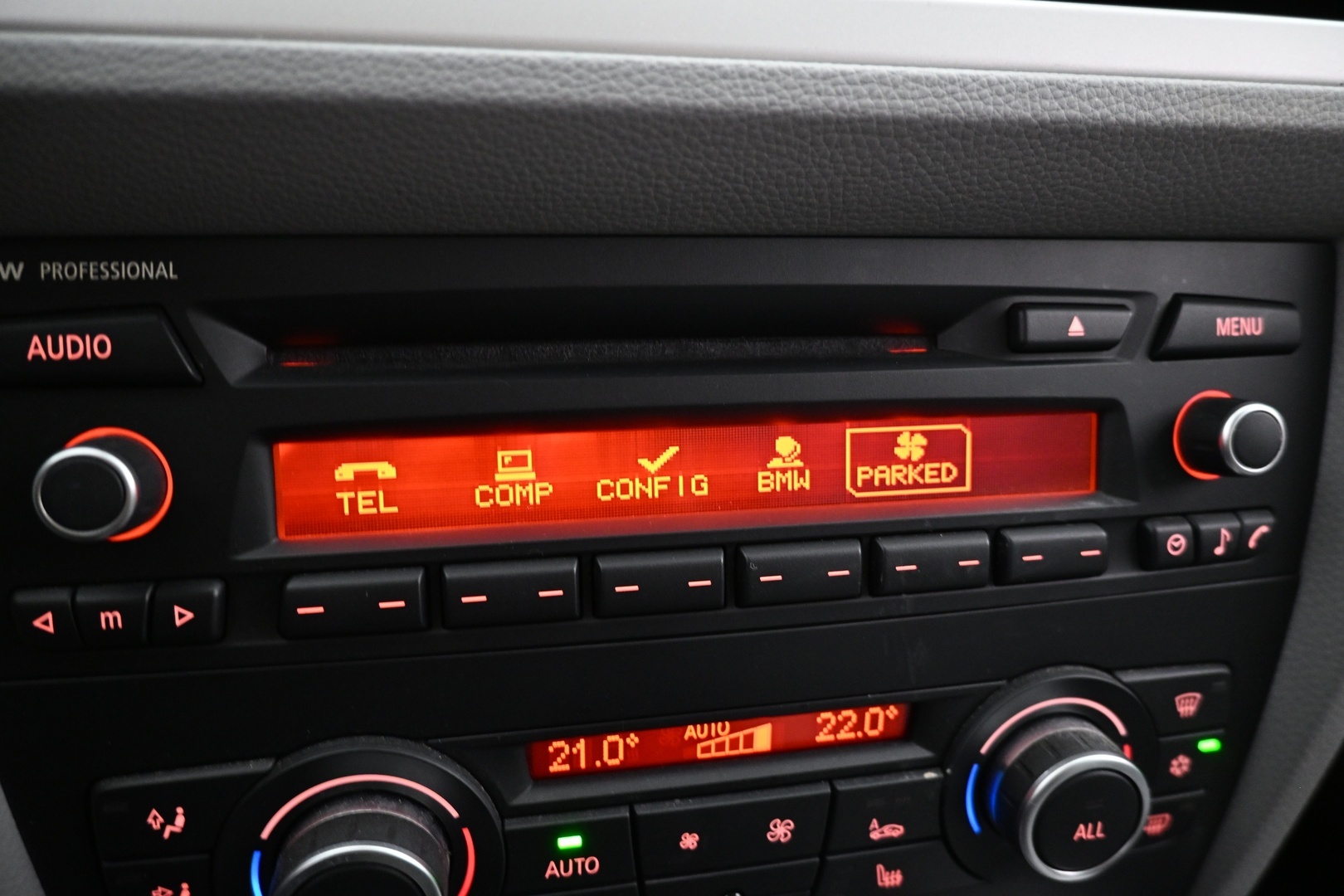BMW 330 2011