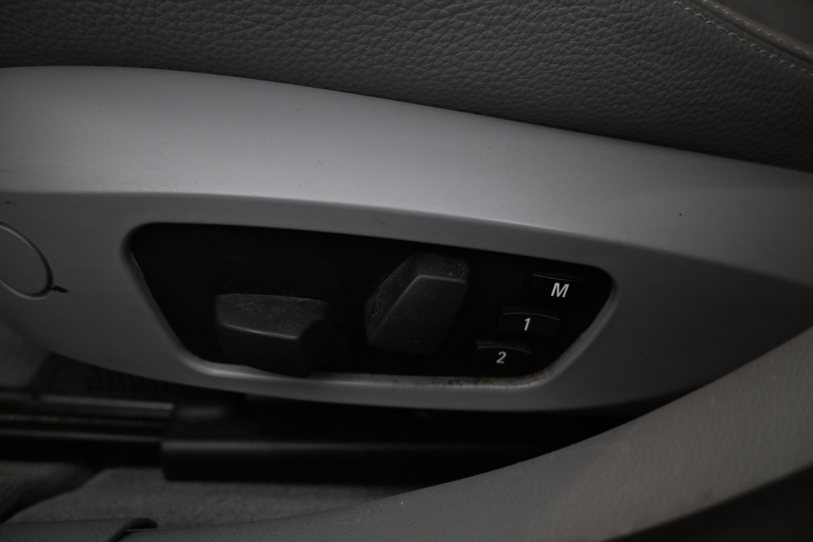 BMW 330 2011