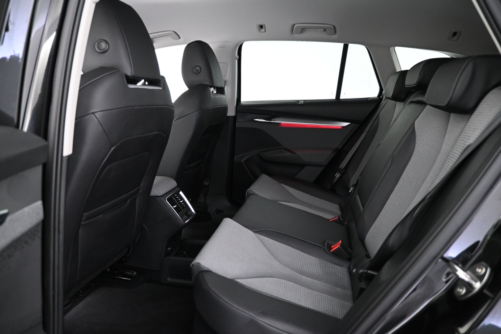 SKODA Enyaq 2023