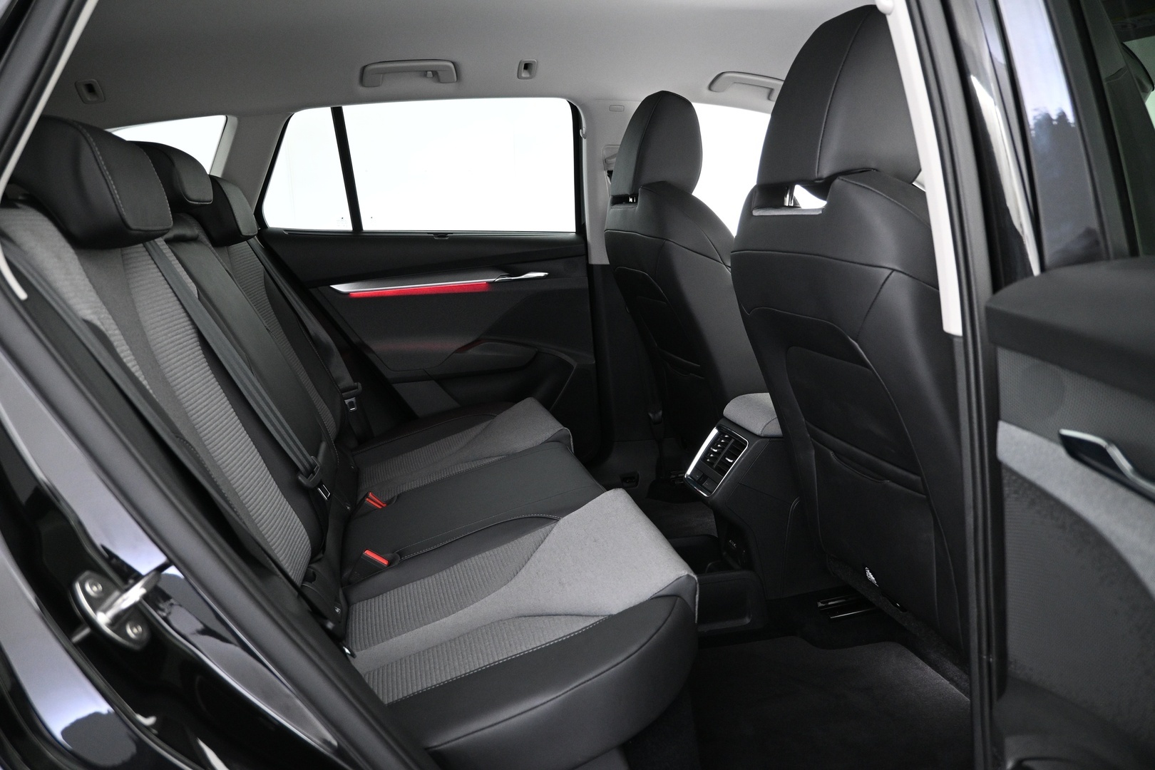 SKODA Enyaq 2023