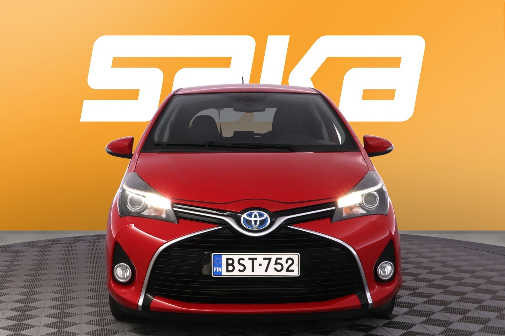 TOYOTA Yaris 2015