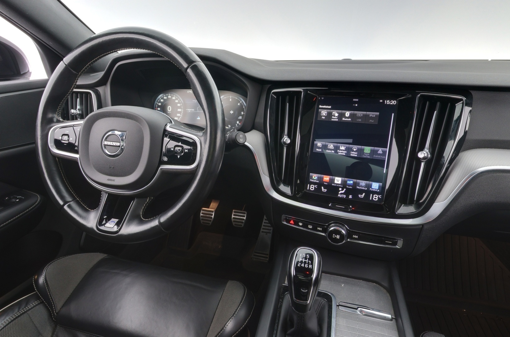 VOLVO V60 2020