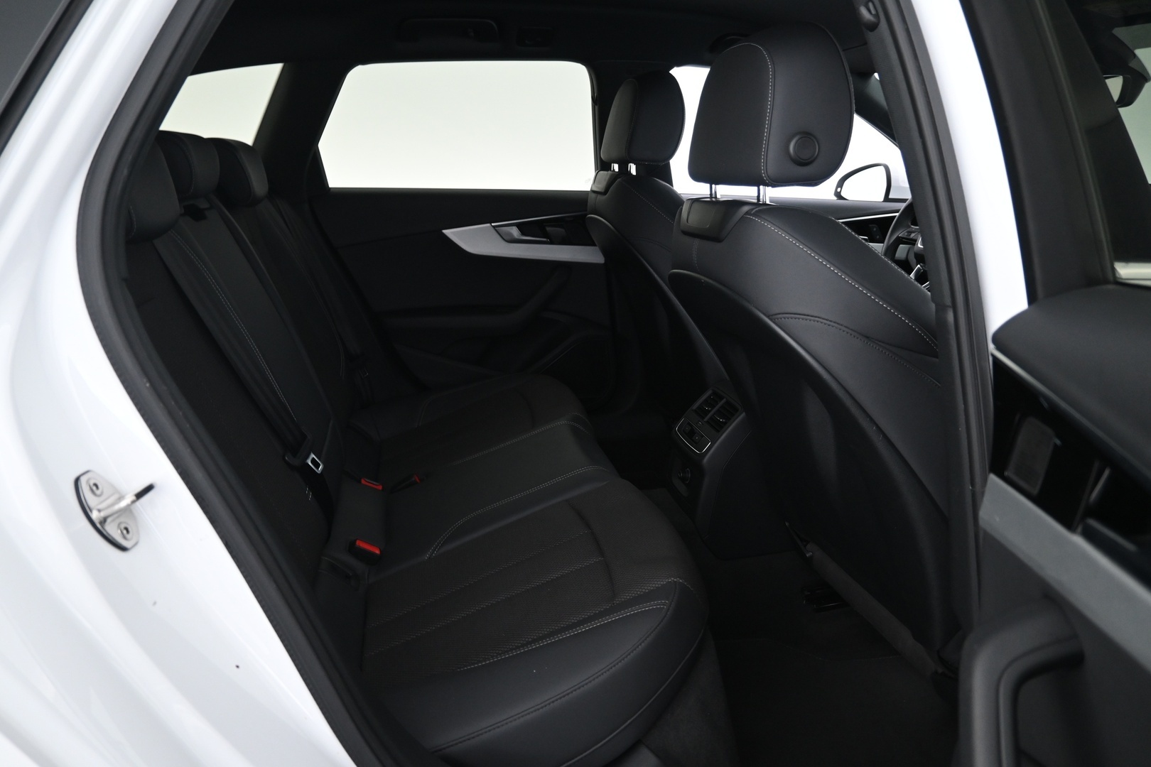 AUDI A4 2021