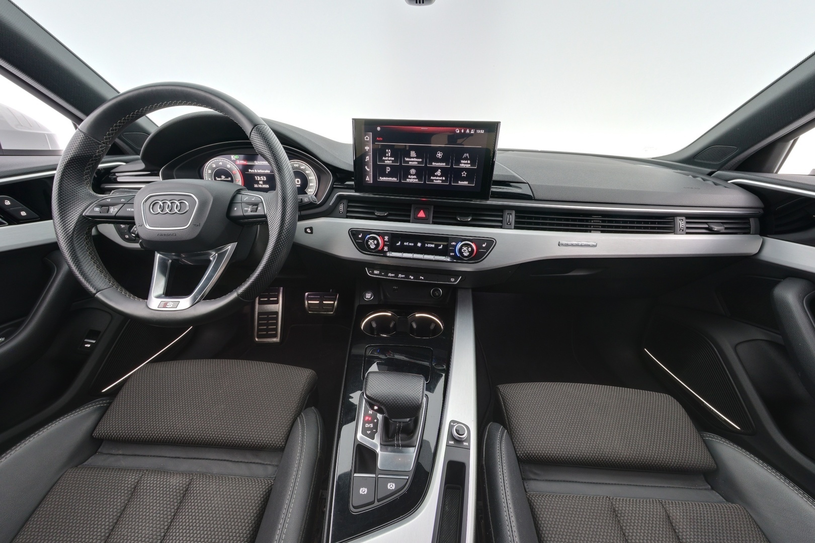 AUDI A4 2021