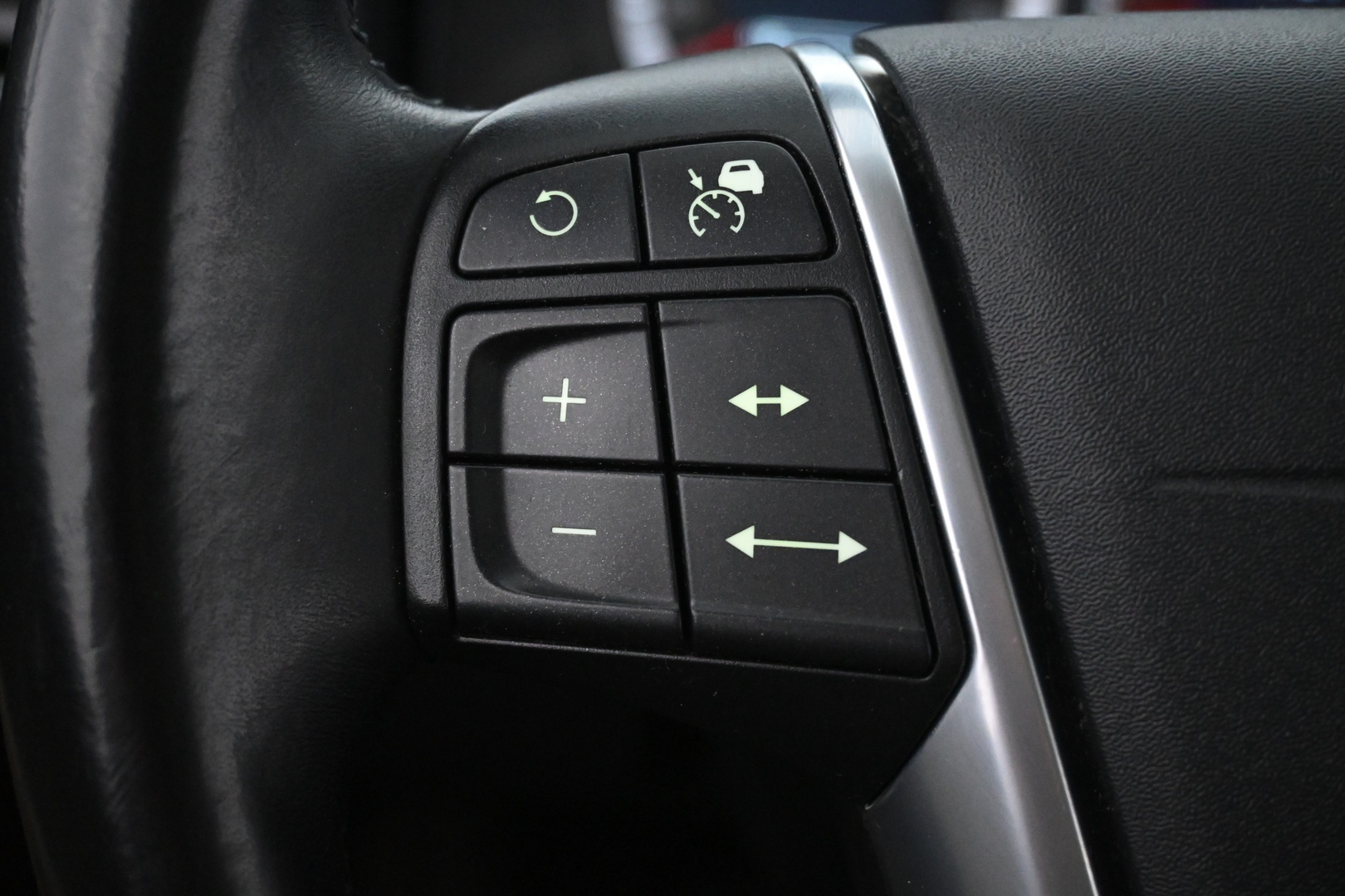 VOLVO V70 2010