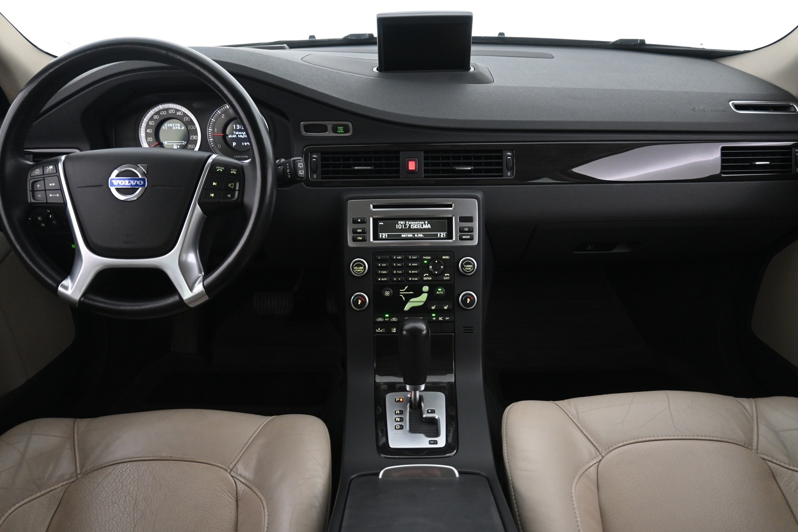 VOLVO V70 2010
