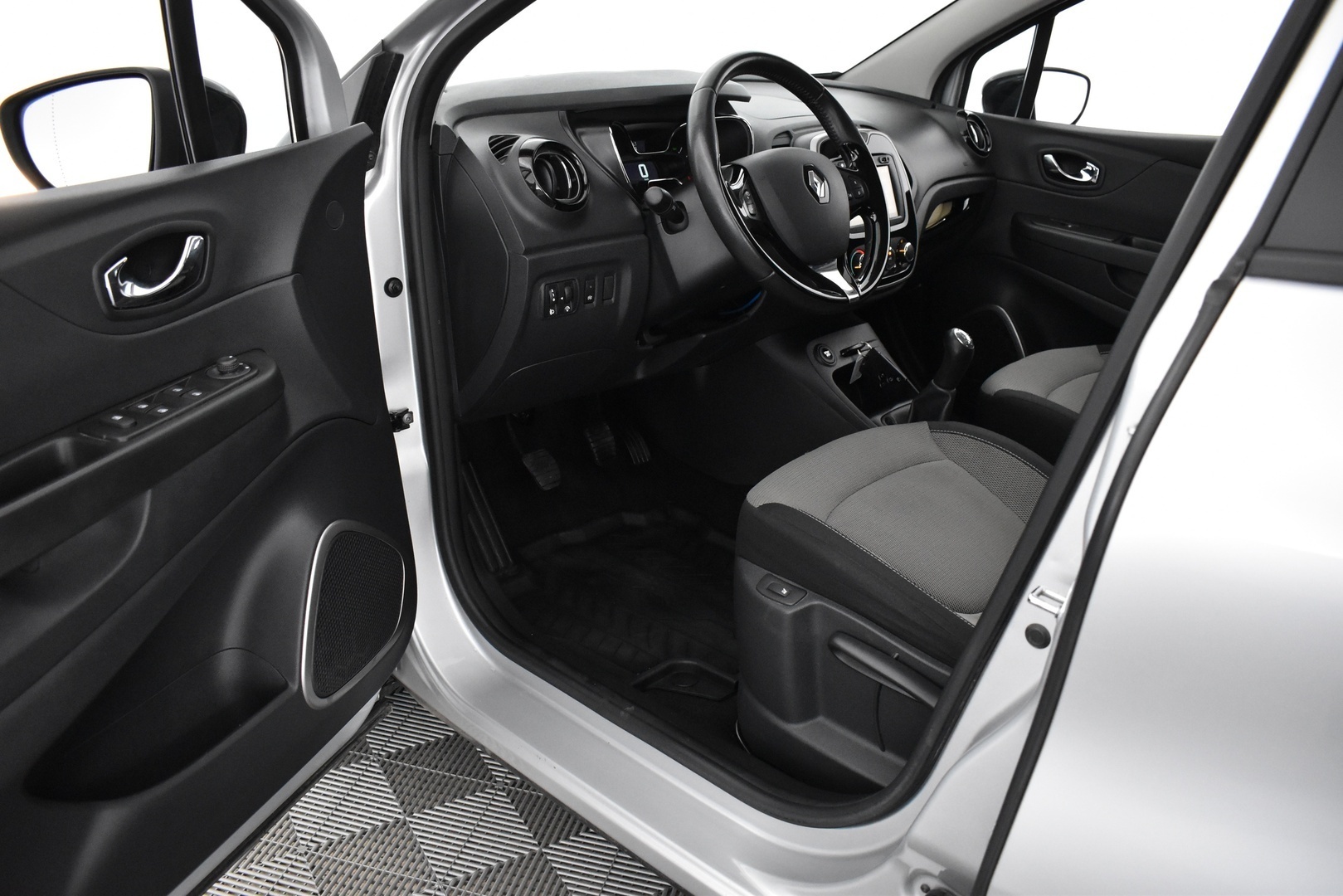 RENAULT Captur 2016