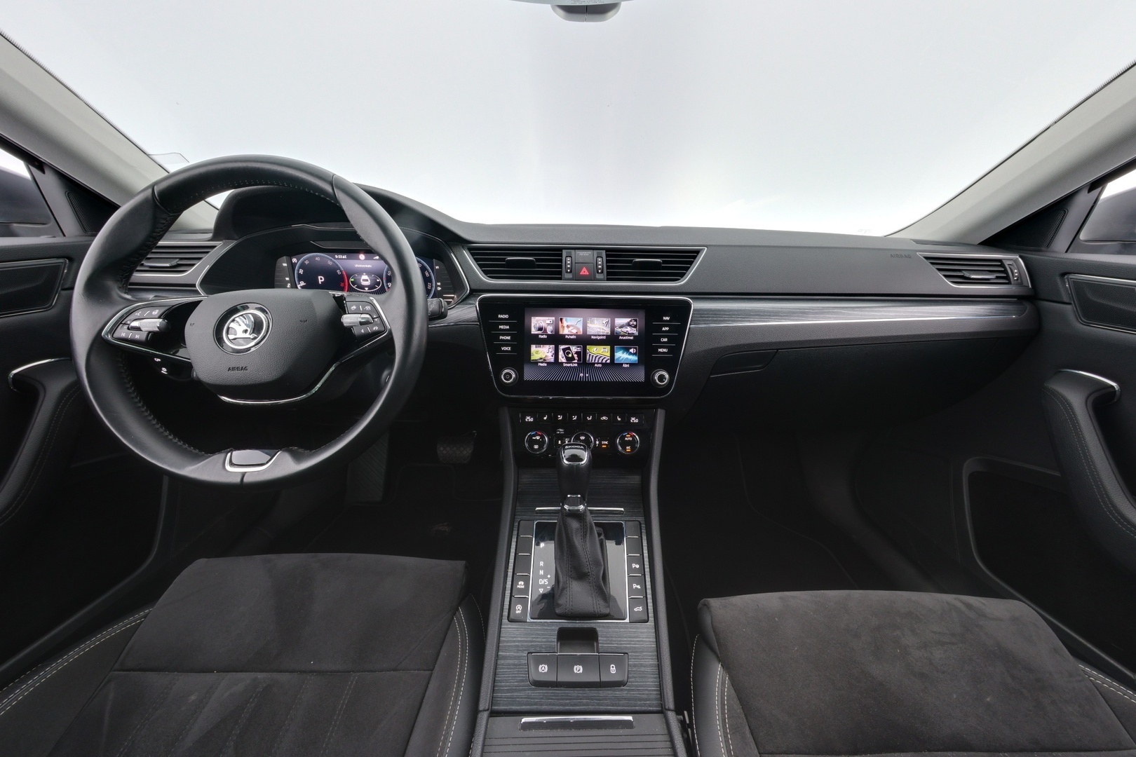 SKODA Superb 2023
