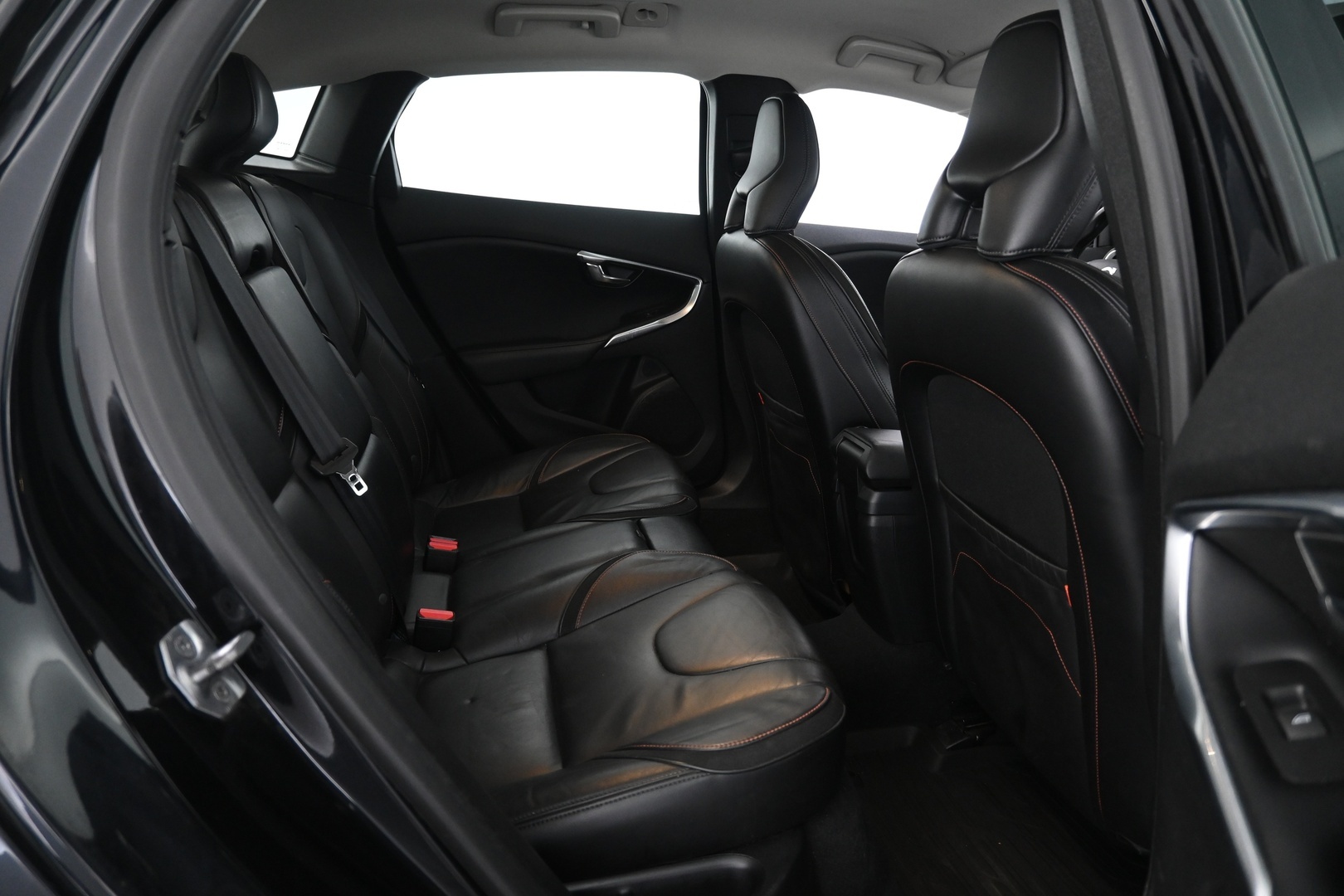 VOLVO V40 2015
