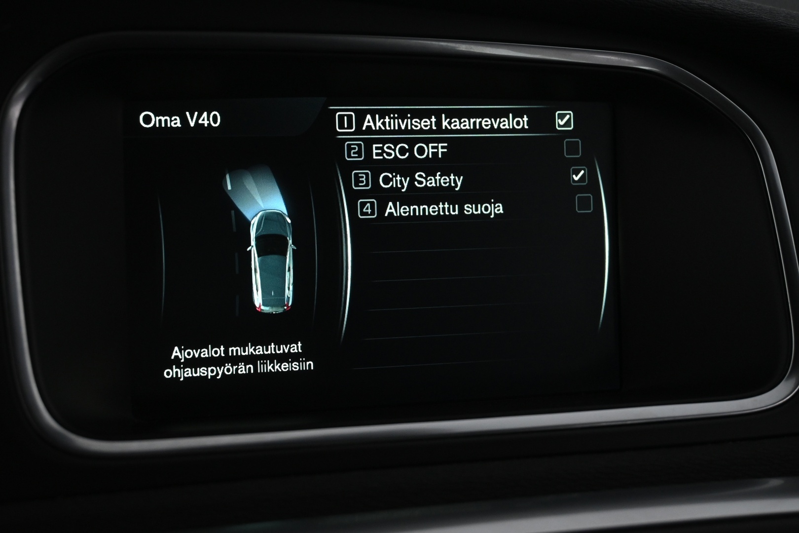 VOLVO V40 2015