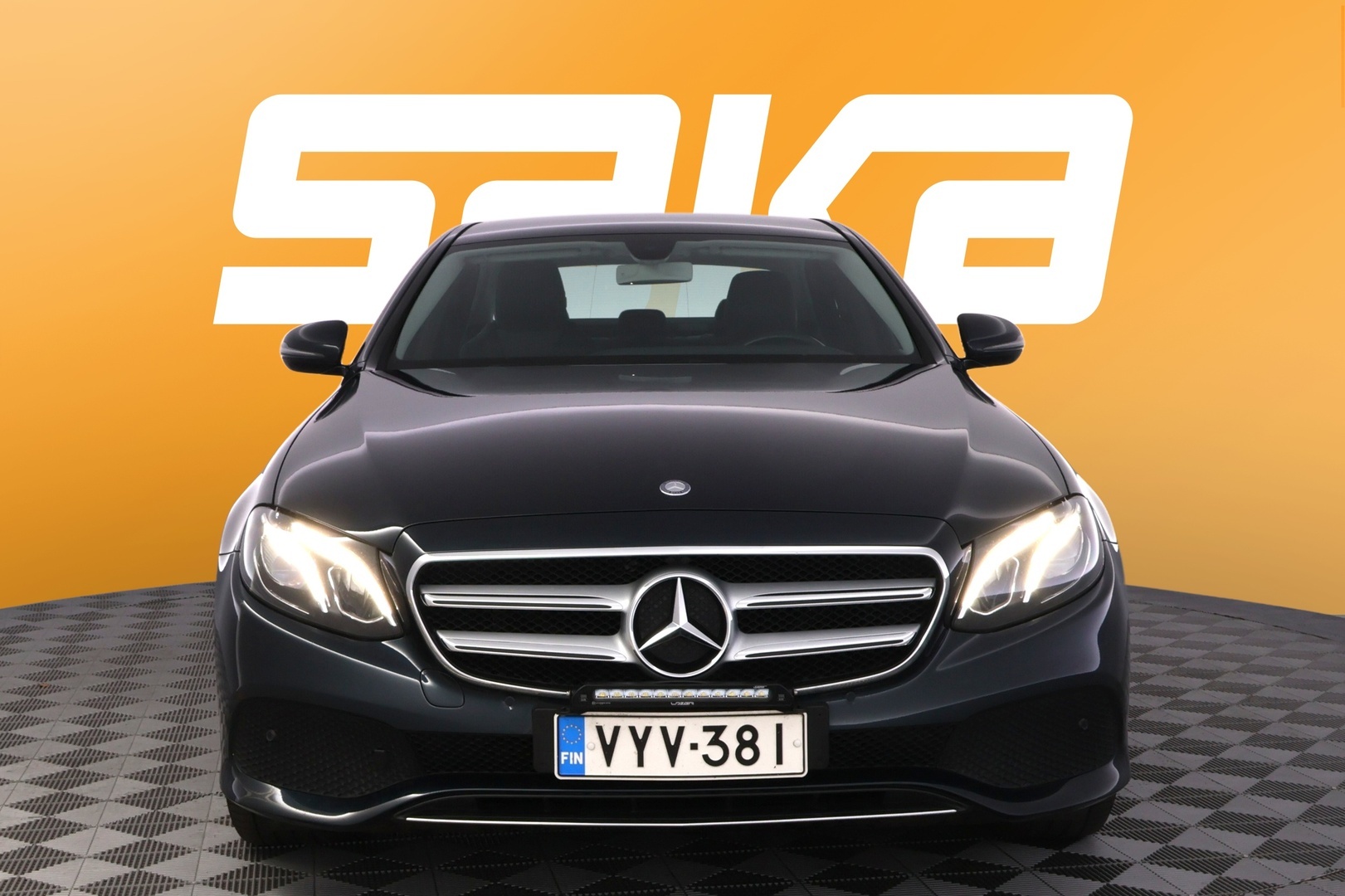 MERCEDES-BENZ E 2017