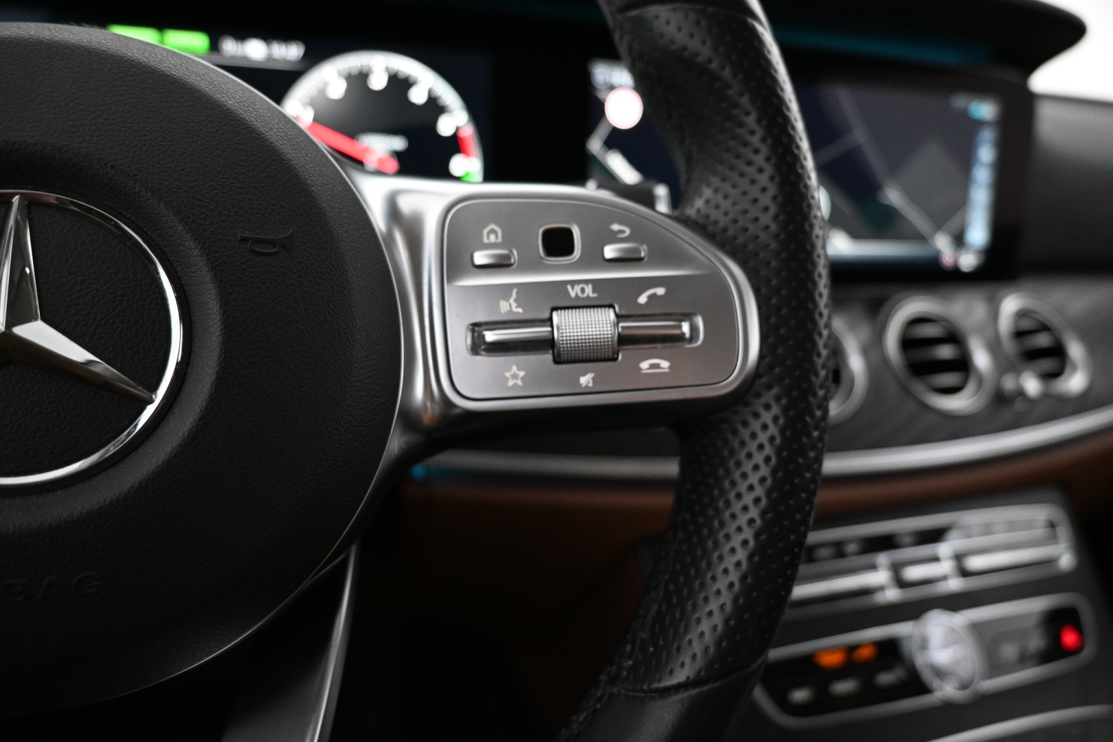 MERCEDES-BENZ E 2020