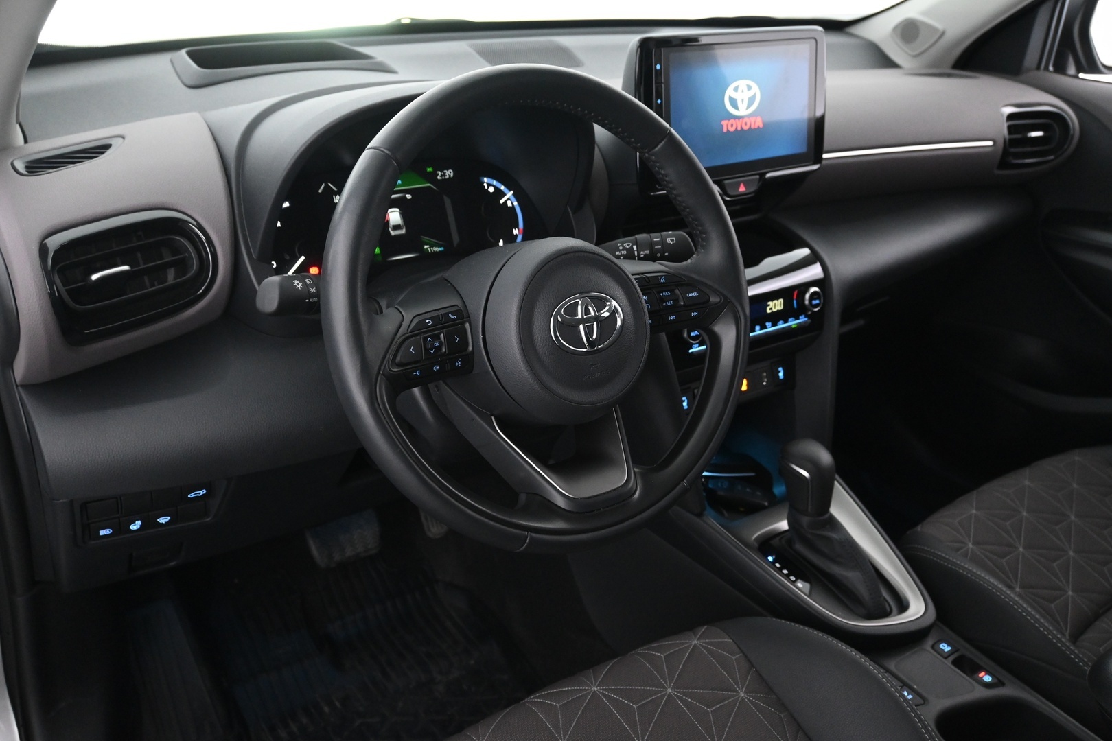 TOYOTA Yaris Cross 2023