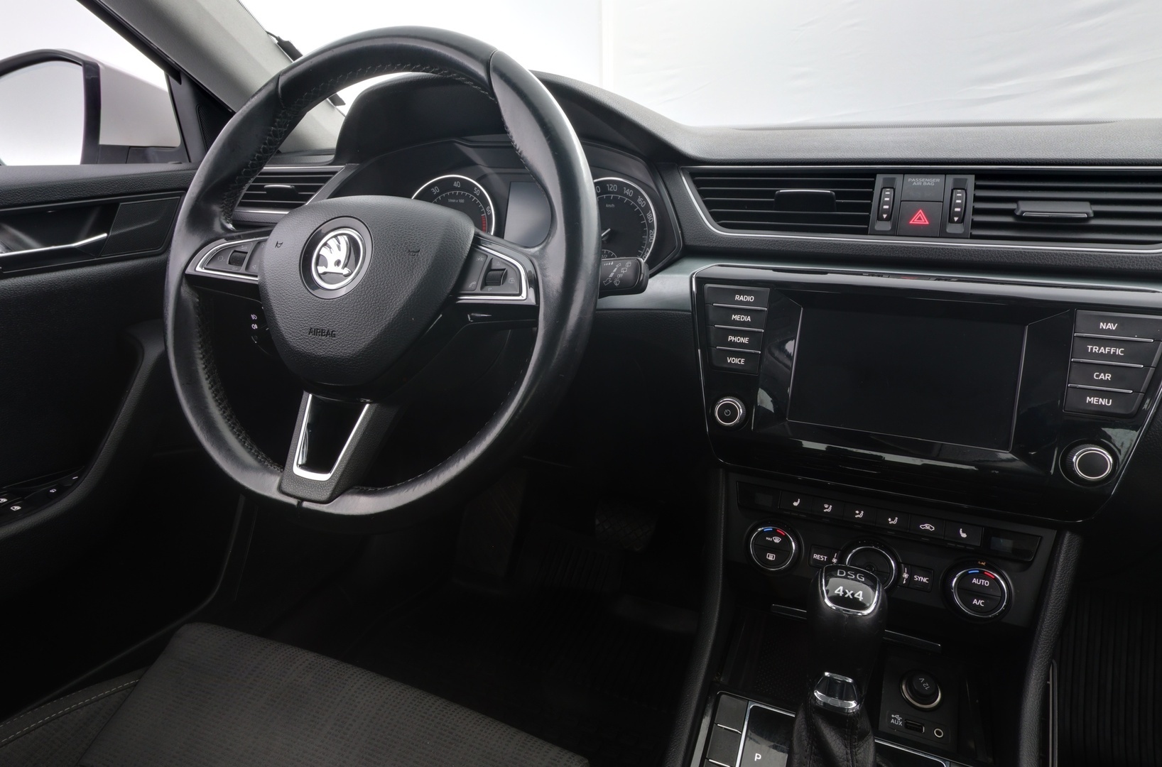 SKODA Superb 2016