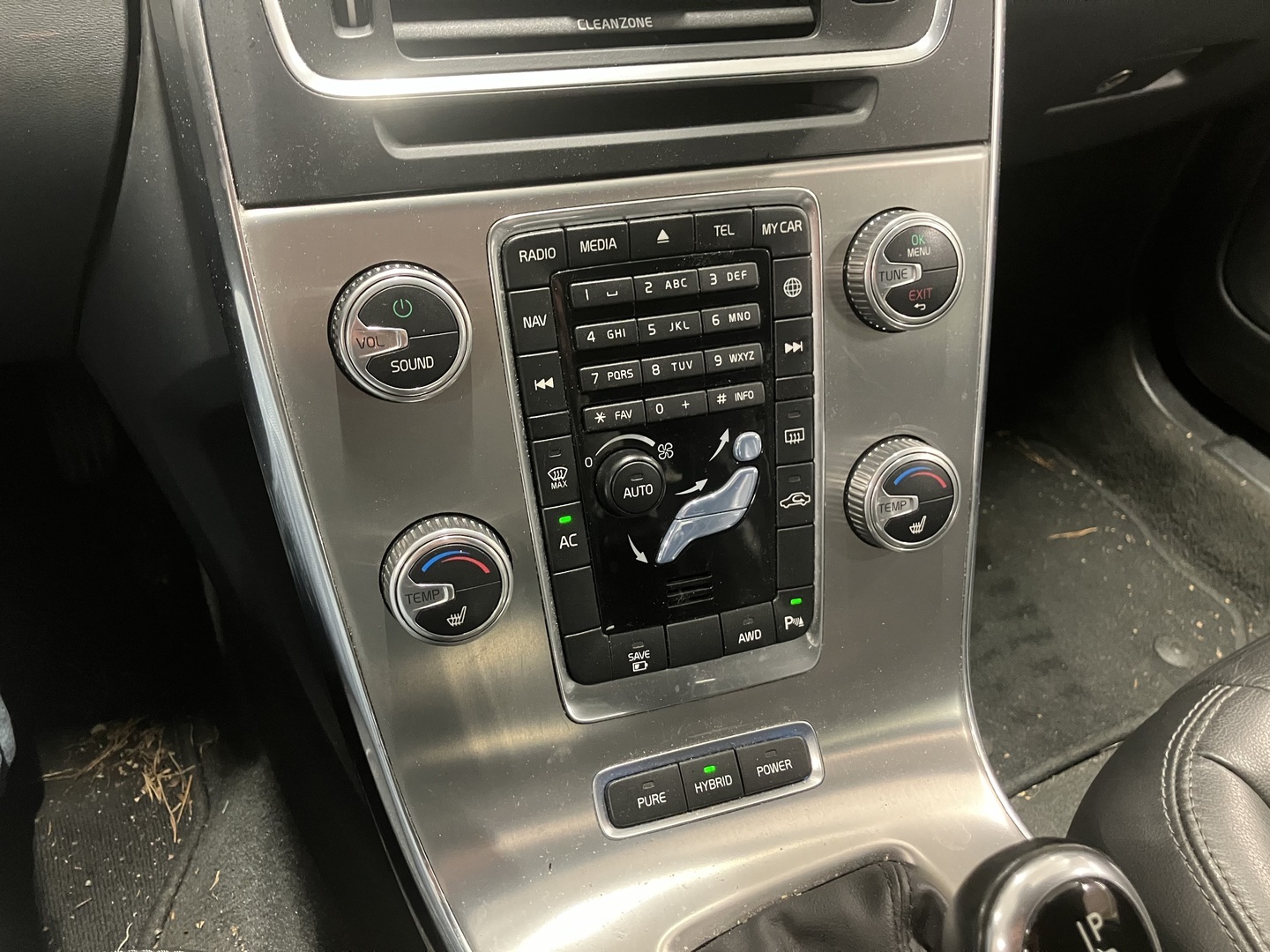 VOLVO V60 2016