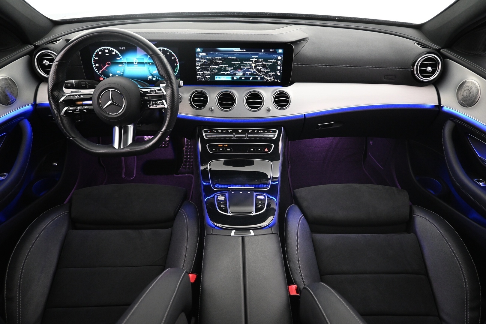 MERCEDES-BENZ E 2022
