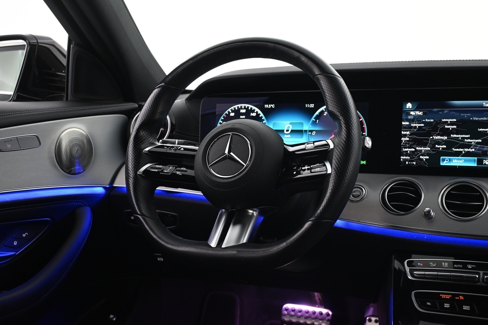 MERCEDES-BENZ E 2022