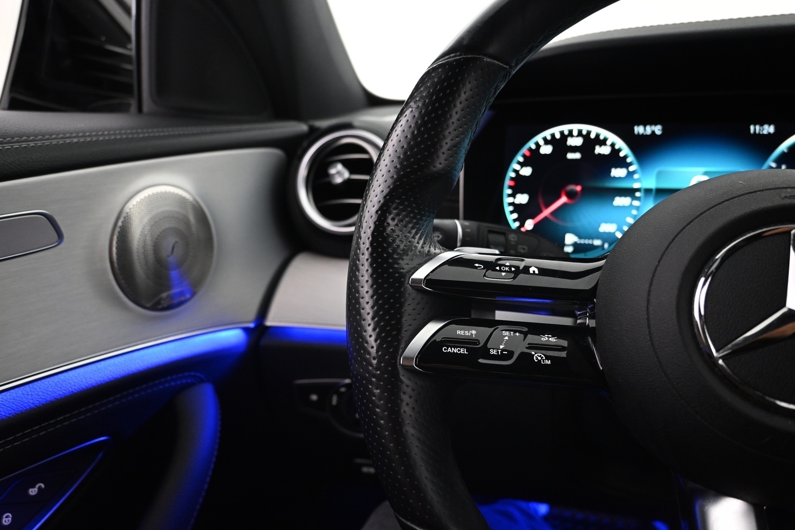 MERCEDES-BENZ E 2022