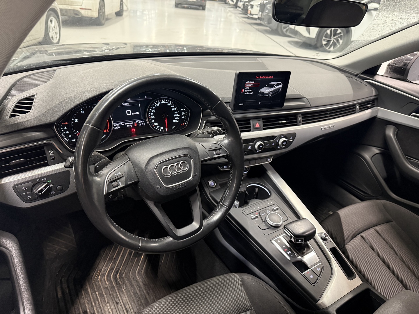 AUDI A4 2017