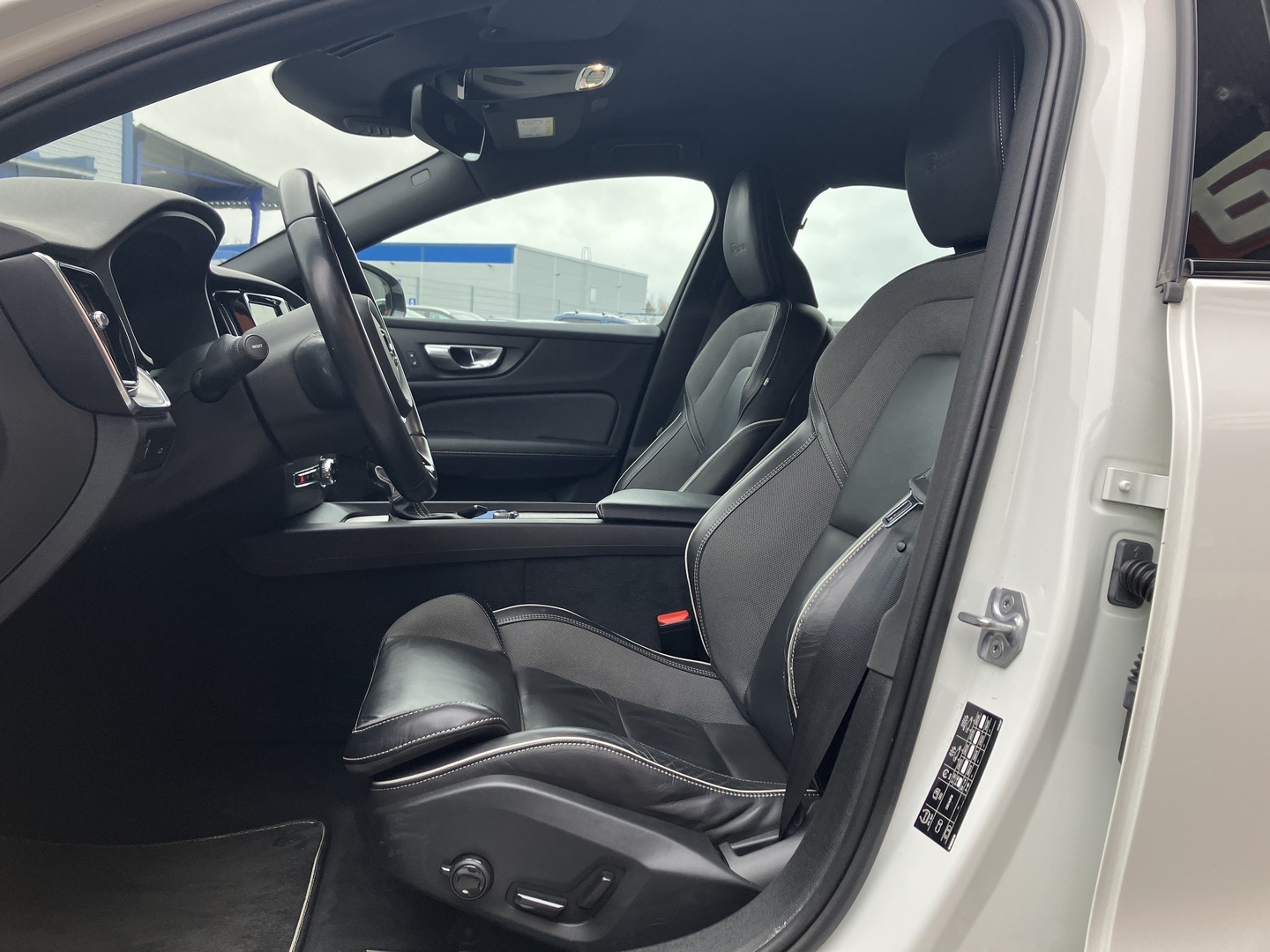 VOLVO S60 2020