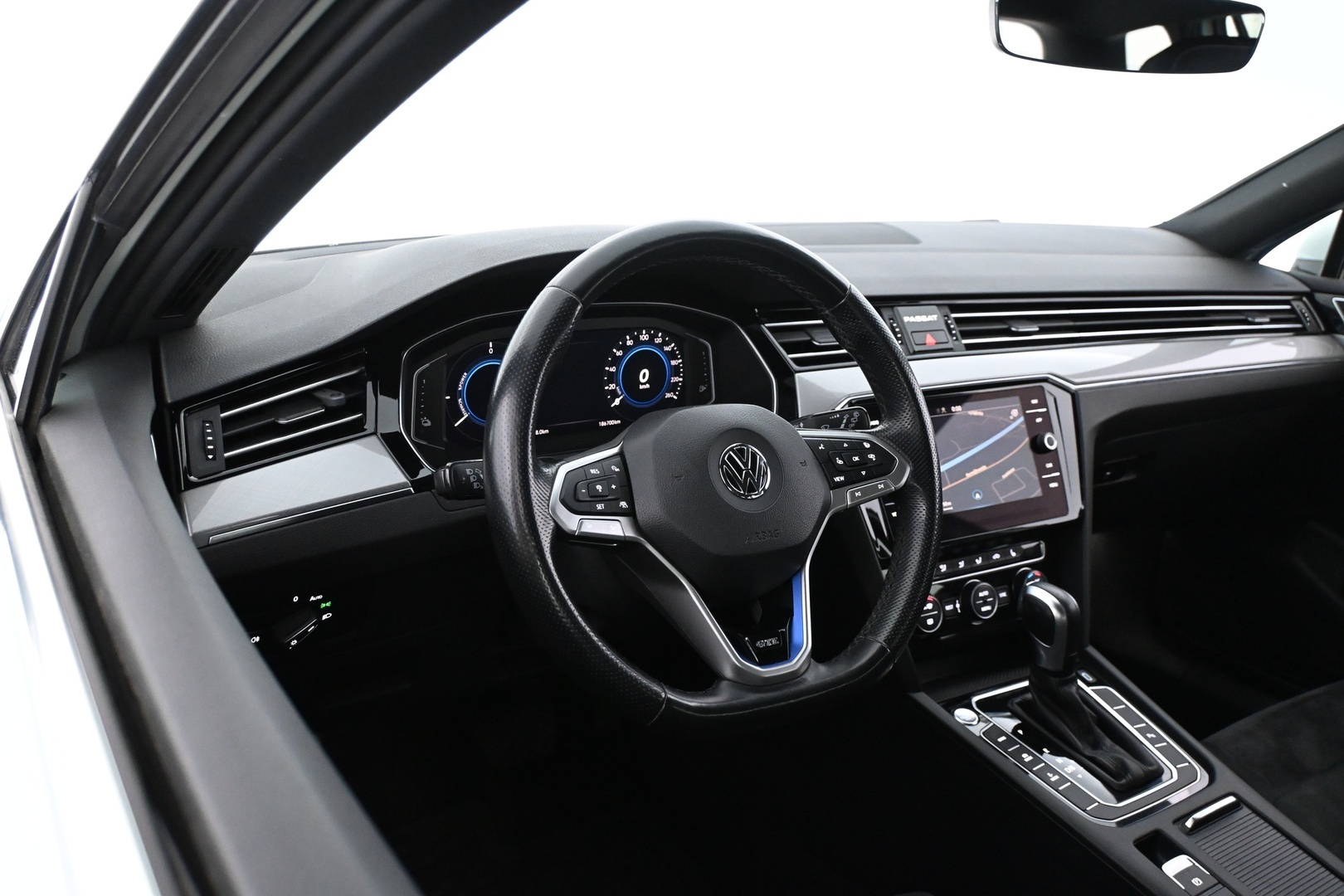 VOLKSWAGEN Passat 2020