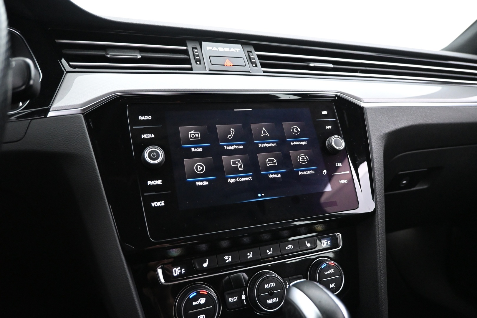 VOLKSWAGEN Passat 2020