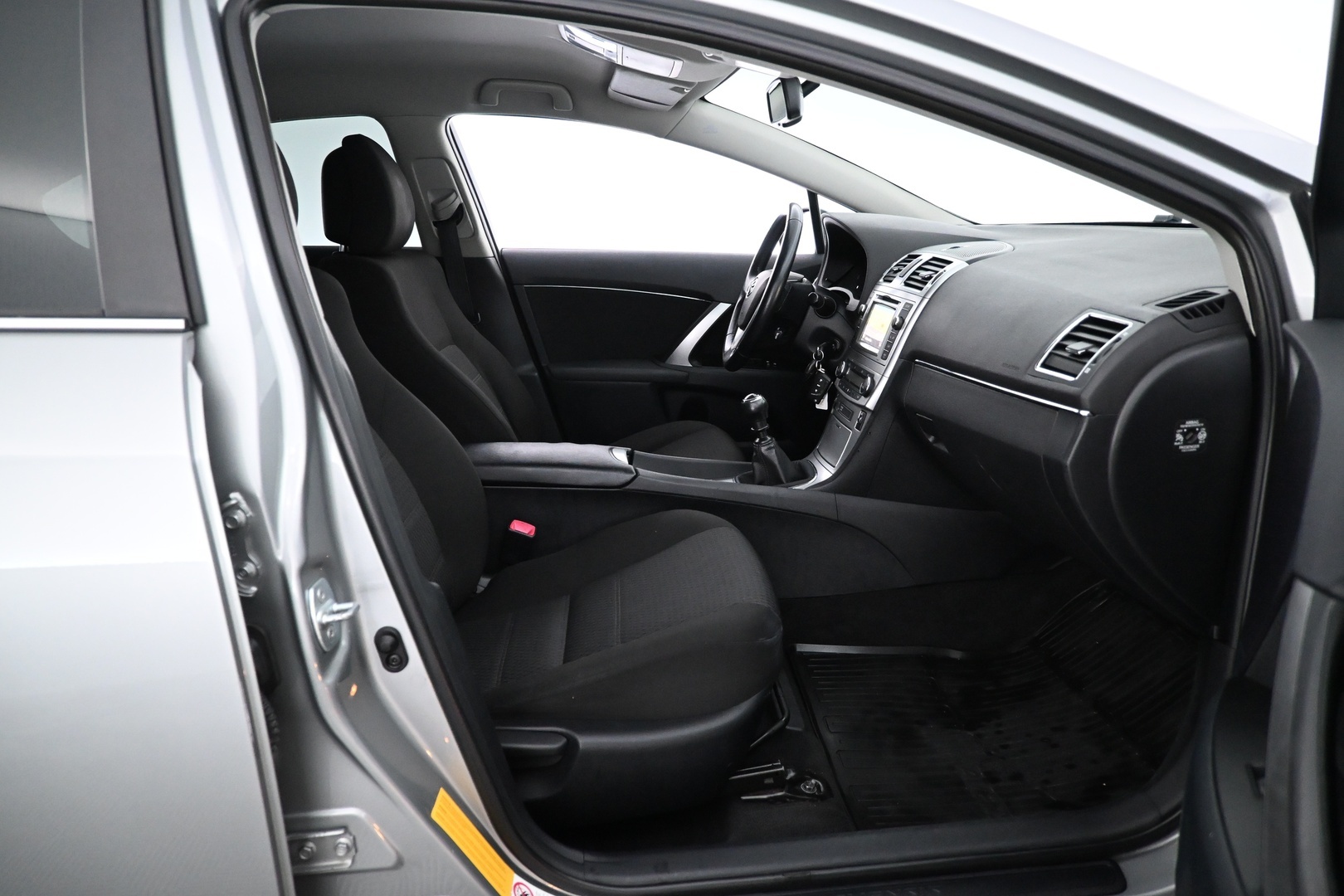 TOYOTA Avensis 2012