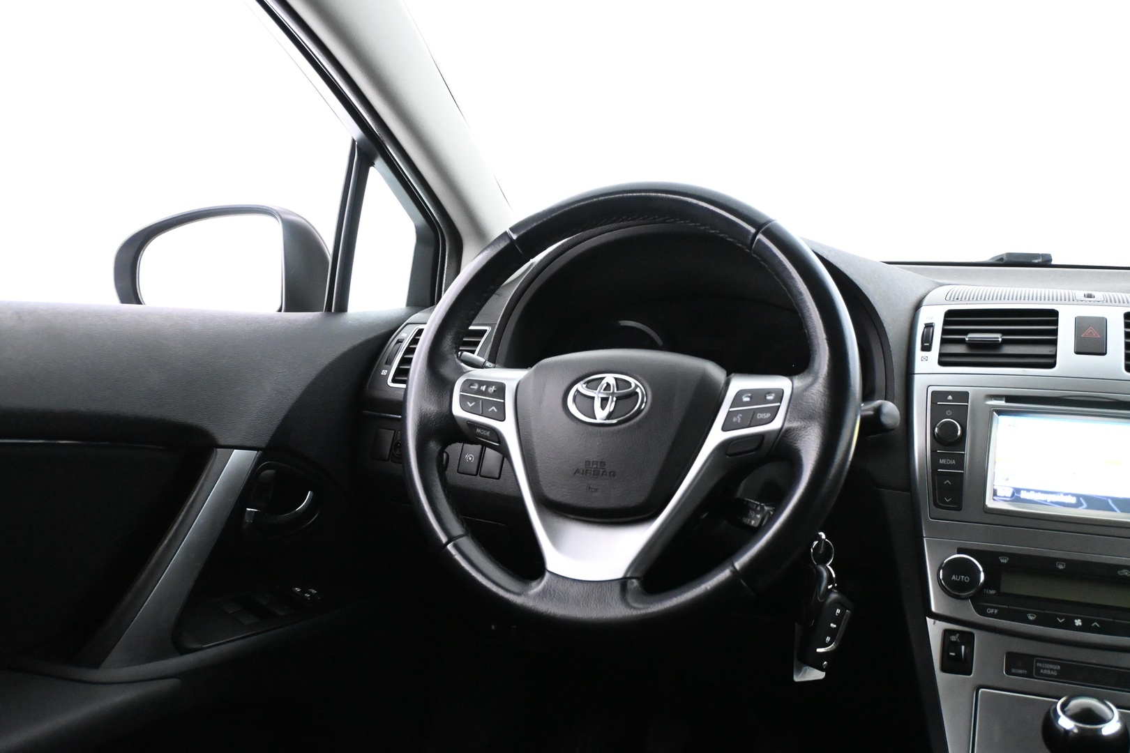 TOYOTA Avensis 2012