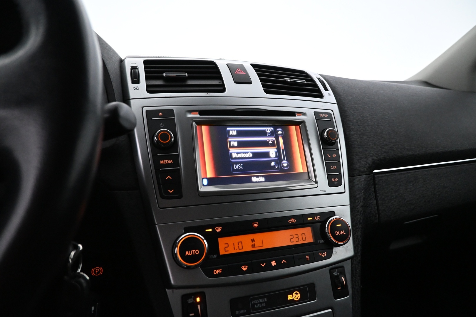 TOYOTA Avensis 2012