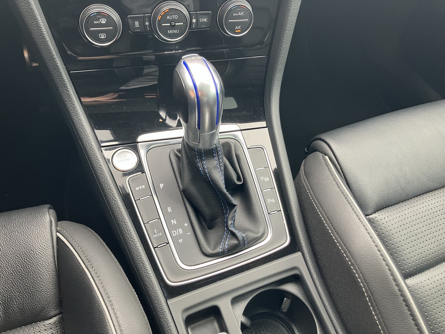 VOLKSWAGEN Golf 2018