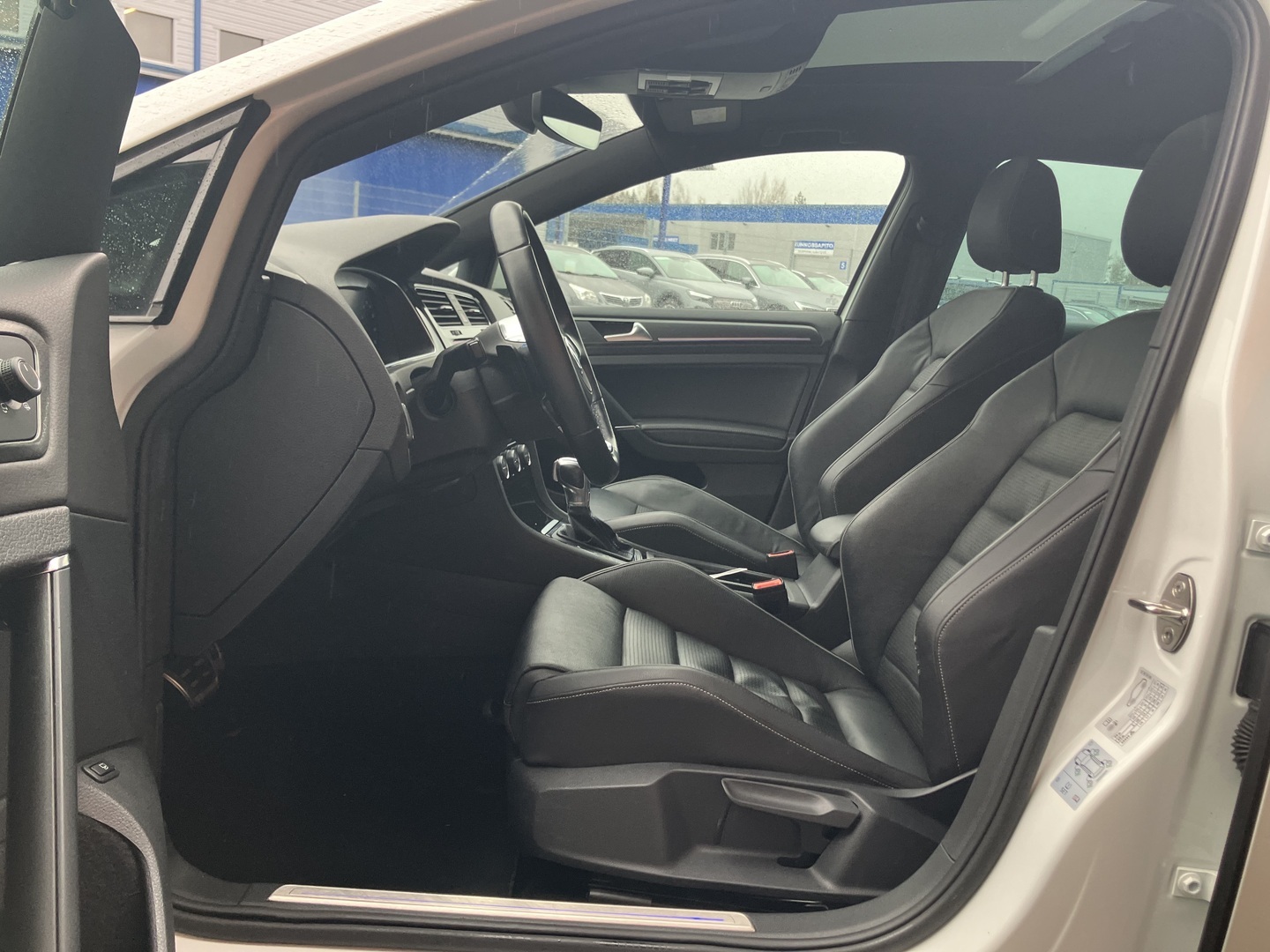 VOLKSWAGEN Golf 2018