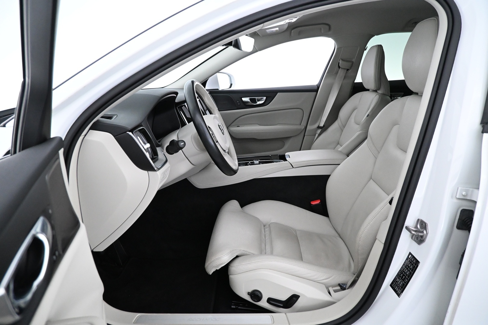 VOLVO V60 2022