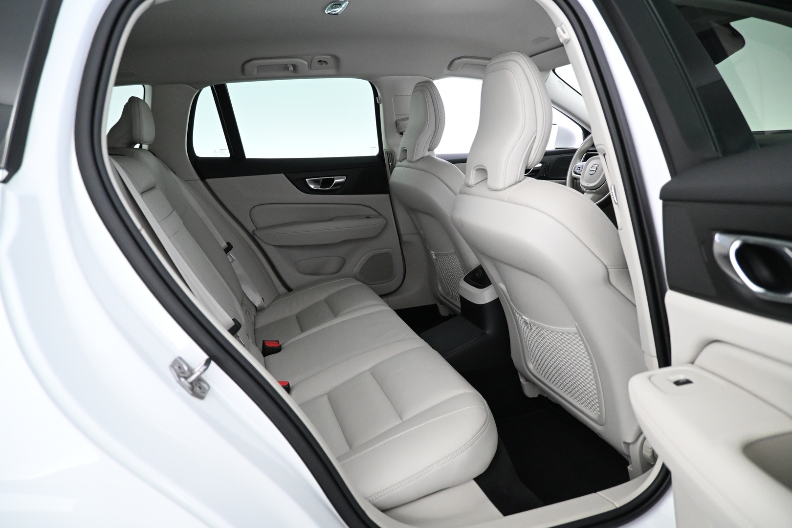 VOLVO V60 2022