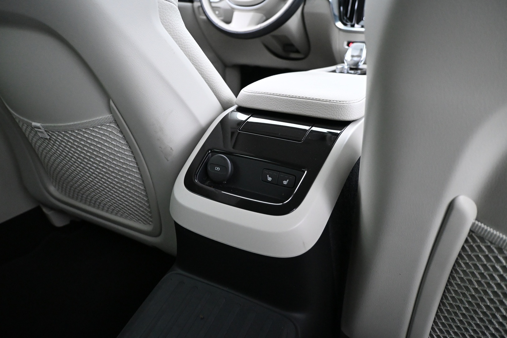 VOLVO V60 2022