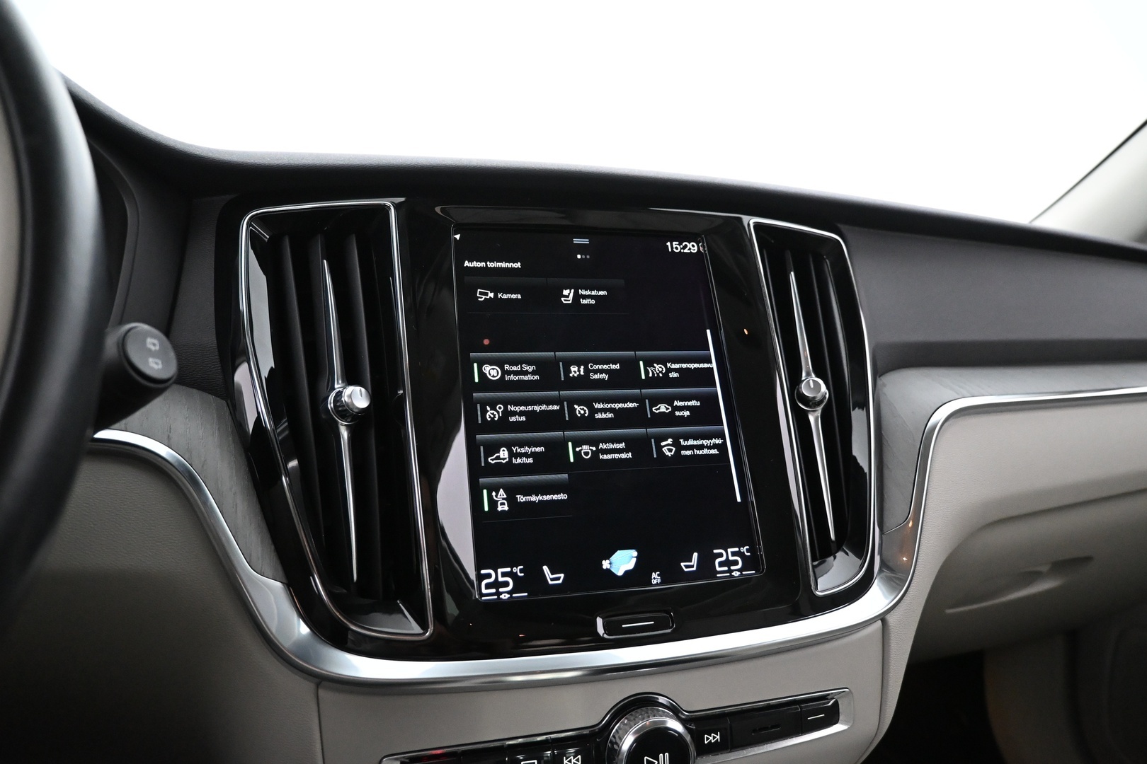 VOLVO V60 2022