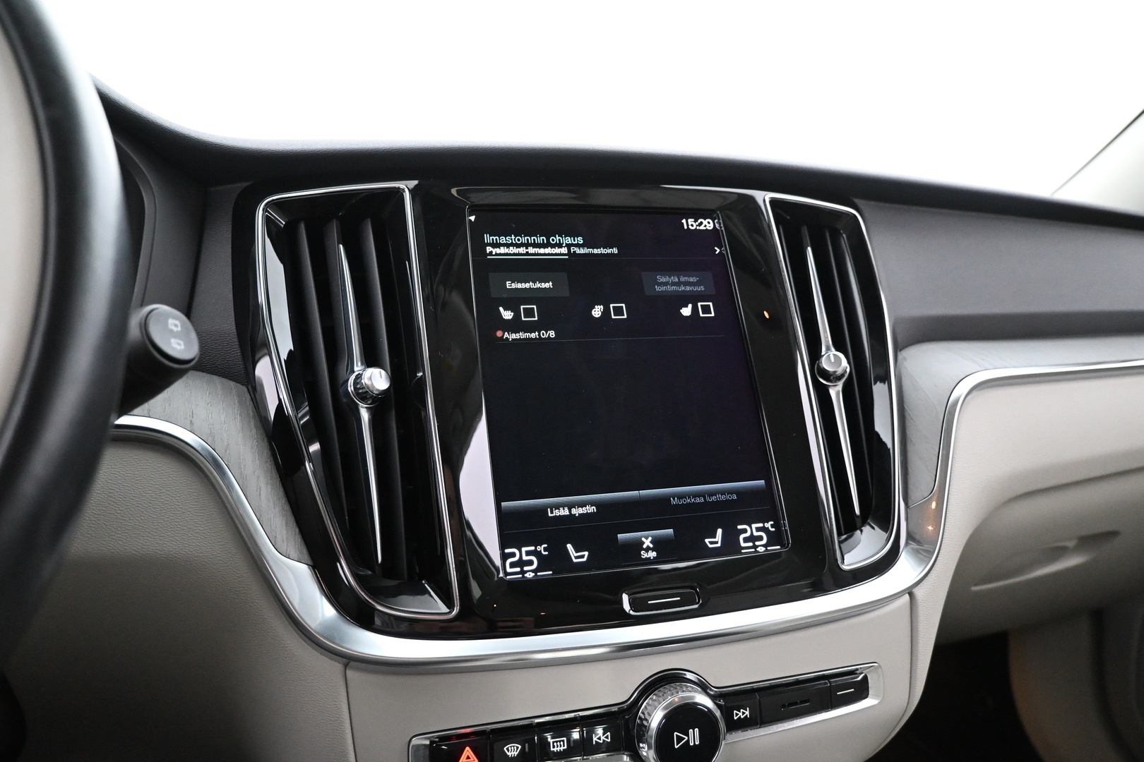 VOLVO V60 2022