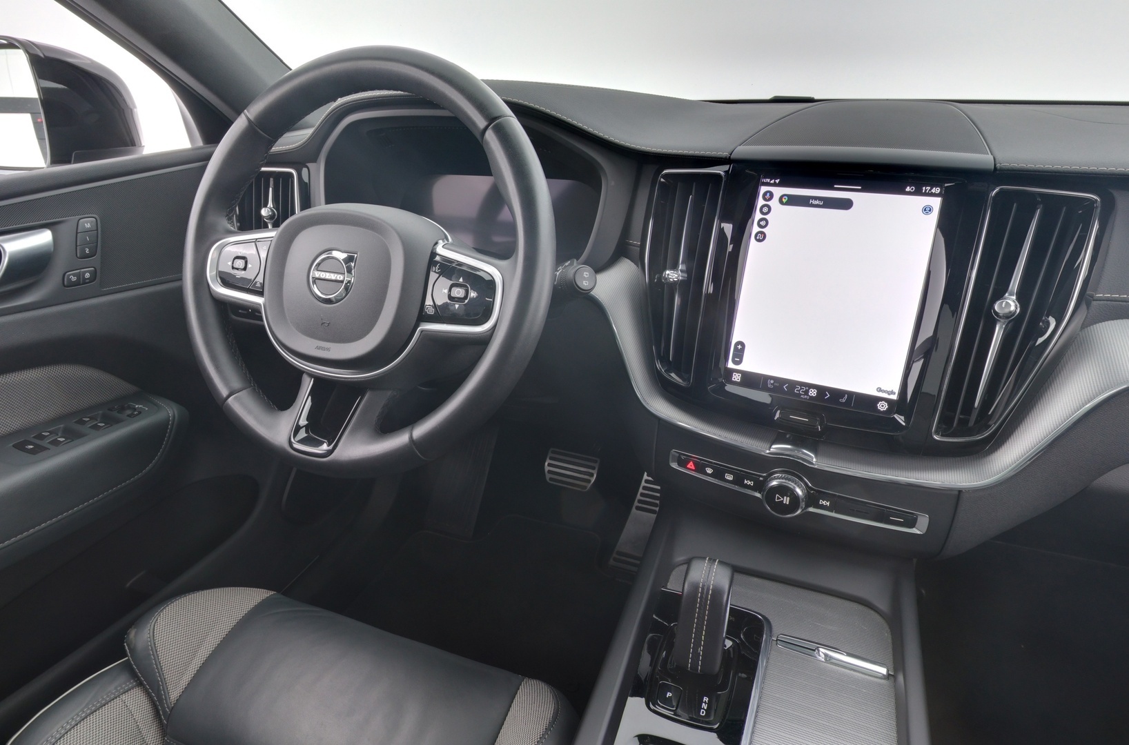 VOLVO XC60 2022