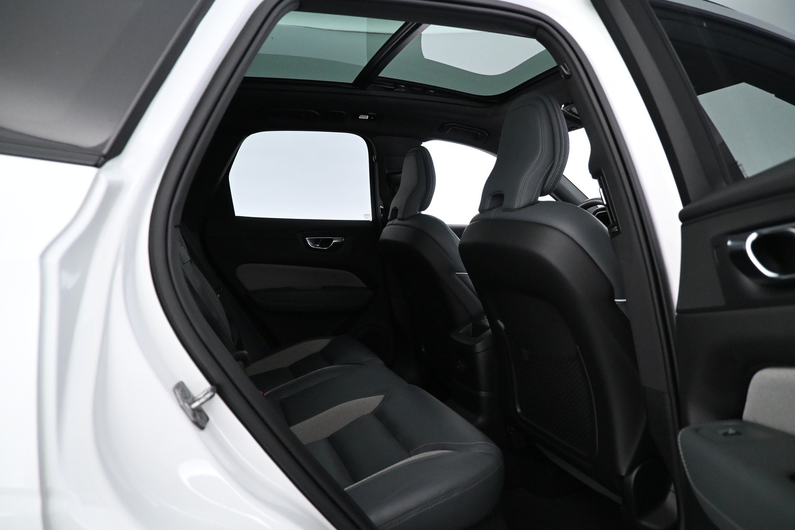 VOLVO XC60 2022