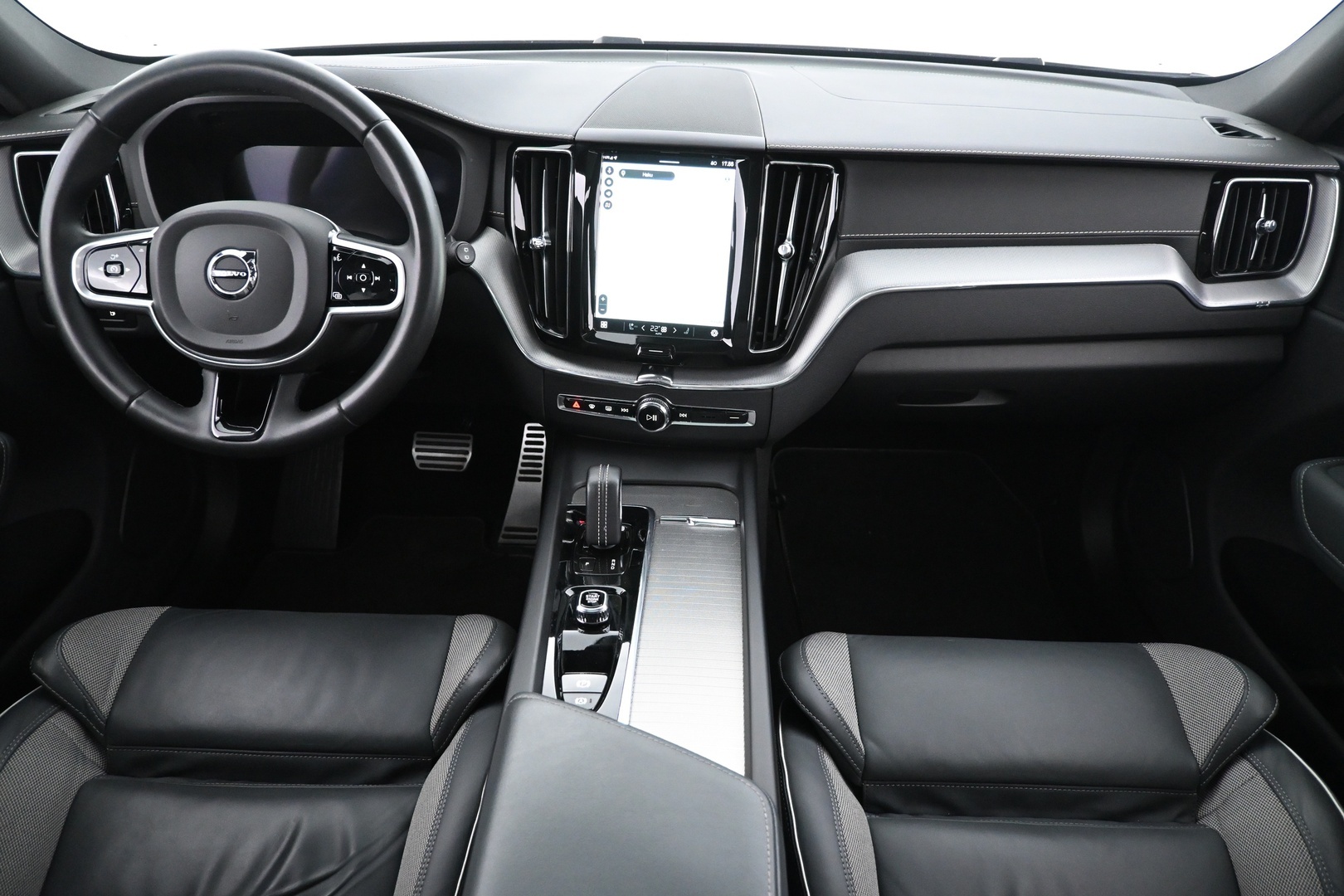 VOLVO XC60 2022