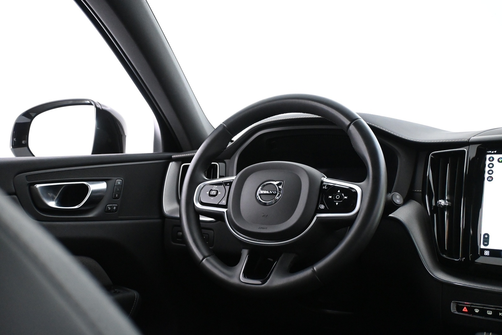 VOLVO XC60 2022