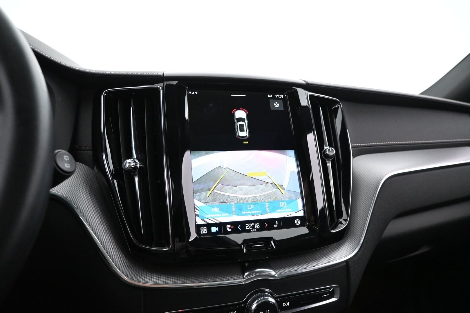 VOLVO XC60 2022