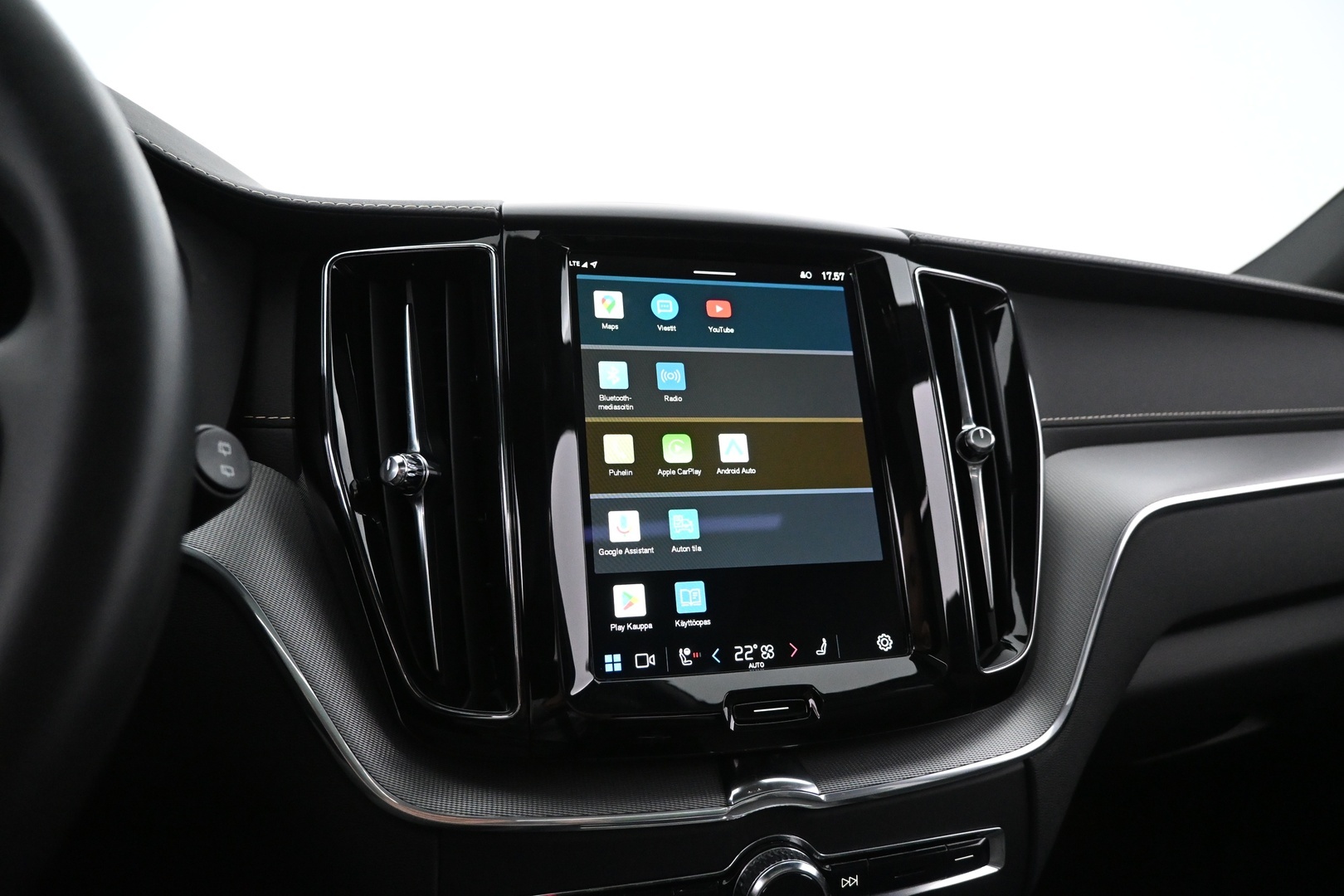VOLVO XC60 2022