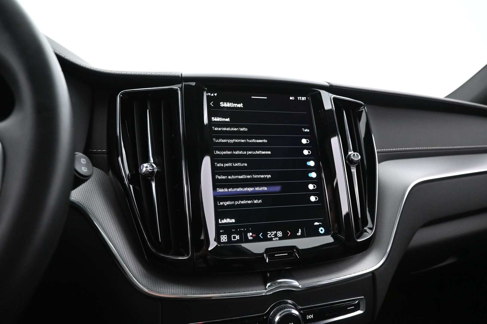 VOLVO XC60 2022