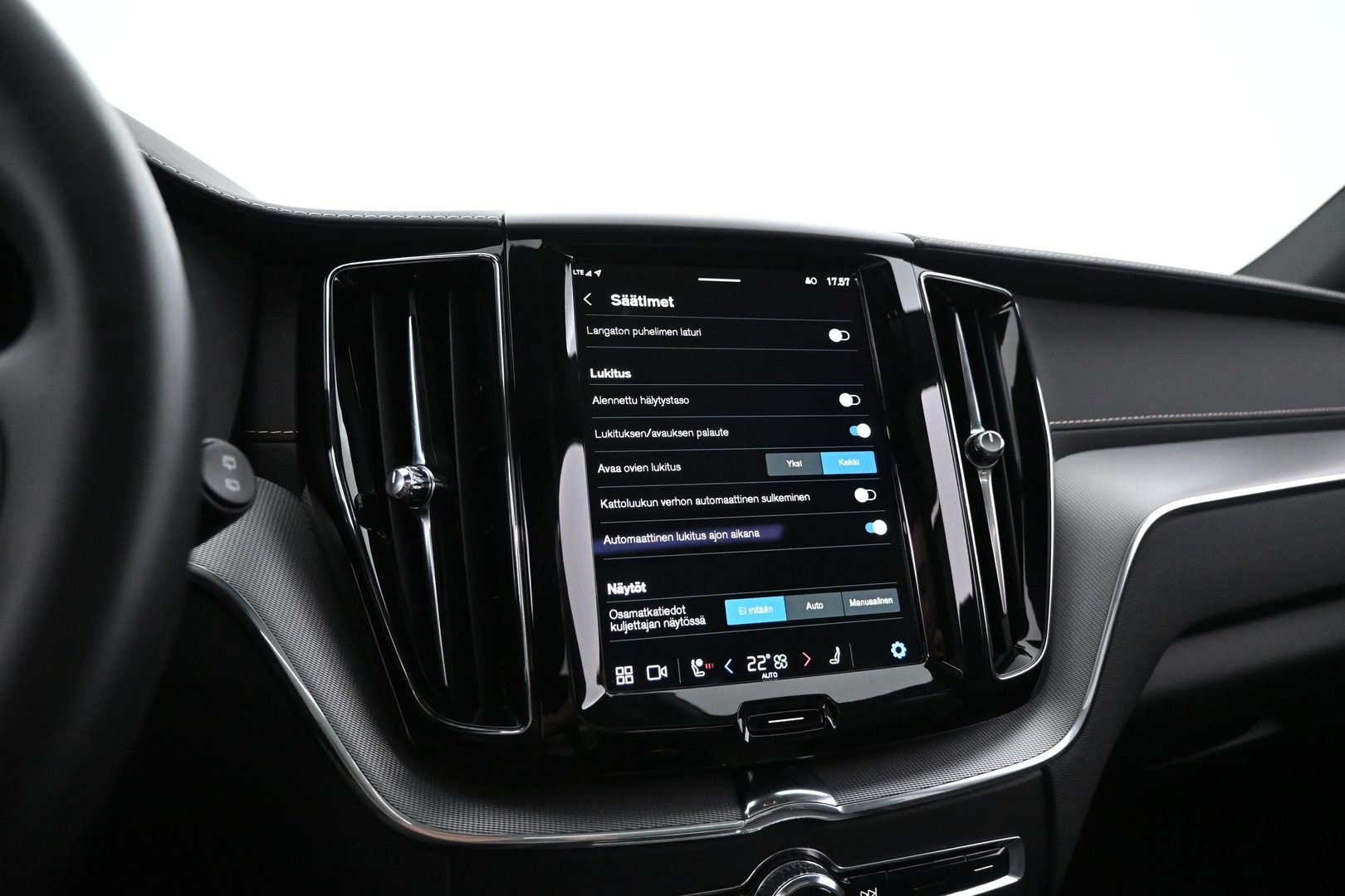 VOLVO XC60 2022